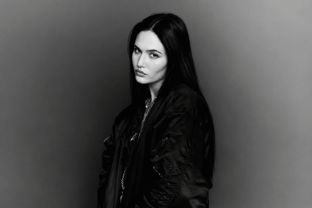 “Die on This Hill: The Story Behind Sienna Spiro’s Breakout Hit”