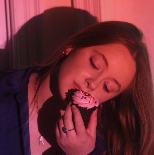 Ella Loretta Delivers Stunning New Single “Sweet Tooth”